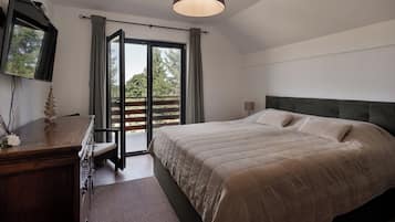 8 bedrooms, iron/ironing board, travel crib, WiFi