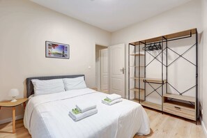 2 bedrooms, iron/ironing board, travel cot, WiFi