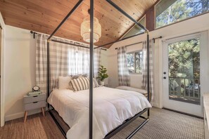 3 chambres, fer et planche à repasser, Wi-Fi, draps fournis
