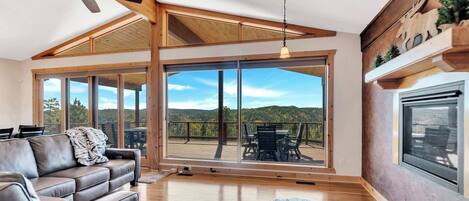 Chimenea, futbolito, mesa de ping pong