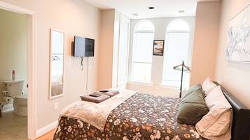 3 habitaciones, tabla de planchar con plancha, wifi y ropa de cama