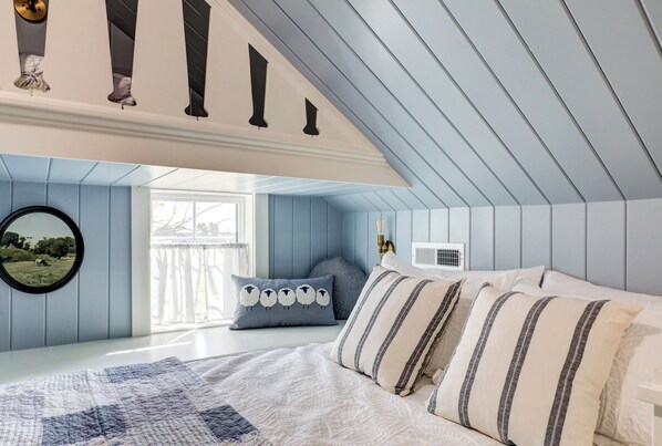 5 bedrooms, iron/ironing board, travel cot, free WiFi