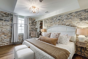 5 slaapkamers, een strijkplank/strijkijzer, reisbedje, gratis wifi