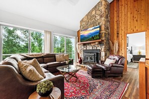Smart TV, fireplace, video games, ping pong