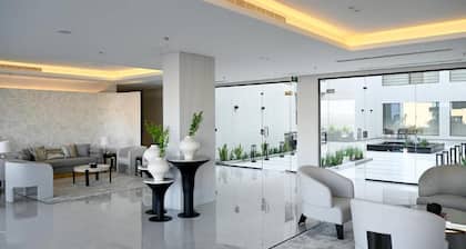 Palm Gate Hotel Suites