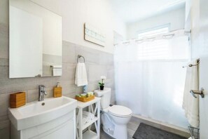 Bathroom - Life’s a Beach Villa (Rincón)