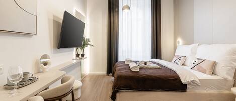 Executive Apartment | 1 bedroom, in-room safe, free WiFi, bed sheets