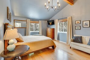 House (4 Bedrooms) | Interior - Stunning Alaskan Getaway w/ River & Mtn Views (Eagle River)