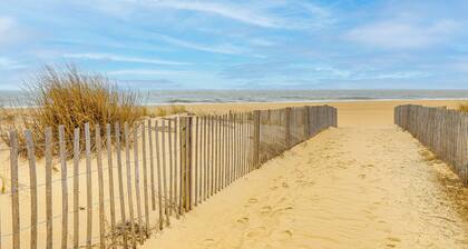 200 Feet to Beach: Inviting Condo in Ocean City!