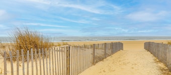 200 Feet to Beach: Inviting Condo in Ocean City!