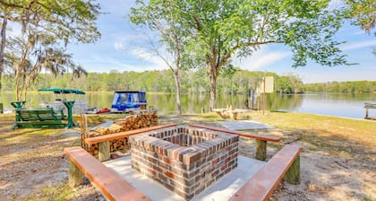 Lanai & Fire Pit: Riverfront Studio in Chiefland!