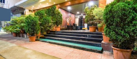 Hus | Reception