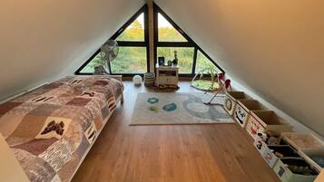 4 Schlafzimmer, Schreibtisch, WLAN, Bettwäsche