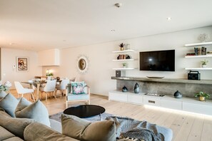 Leilighet | 2 soverom, skrivebord og internett