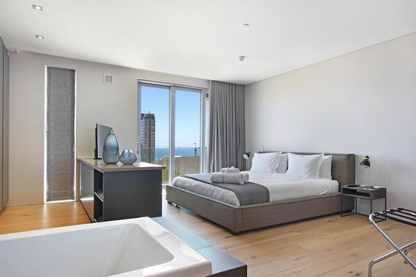 Apartment | 2 bedrooms, Internet - Bright 2bed in Sea Point w Sea Views Helio Haven (Cape Town)