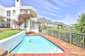 Villa | 4 bedrooms, Internet - Camps Bay Home w Pool Garden Sea View Tree Villa (Cape Town)