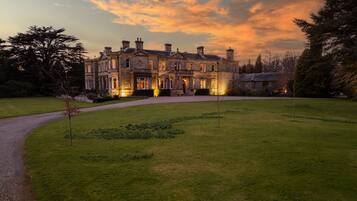 House | 20 bedrooms, Internet