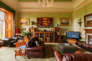 Villa | 20 bedrooms, Internet - Errol Park - Stately Home Outbuildings Views (Perth)