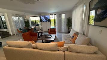 3 bedrooms, Internet
