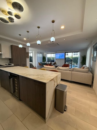 3 habitaciones y acceso a internet