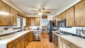 Interior - On-site Access to Spokane River: Home w/ Fire Pit! (Nine Mile Falls)