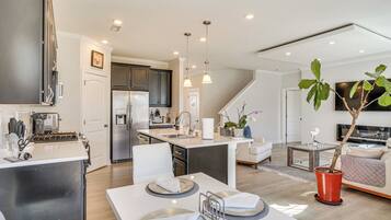 House (3 Bedrooms) | Interior