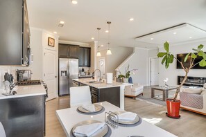 House (3 Bedrooms) | Interior