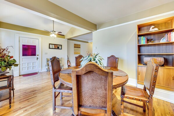 House (2 Bedrooms) | Interior