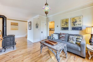 House (2 Bedrooms) | Interior - 1/2 Mi to Dtwn Manitou Springs: Mtn-view Haven! (Manitou Springs)