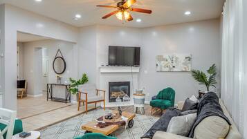 House (4 Bedrooms) | Front of property