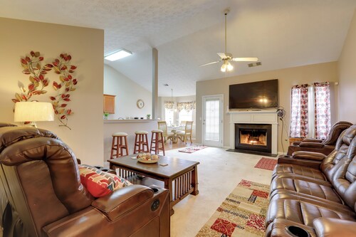 2 Mi to Heritage Park: Pet-friendly Mcdonough Home