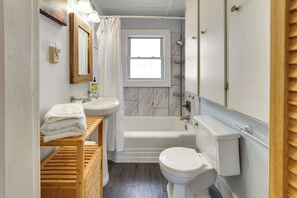 House (1 Bedroom) | Interior