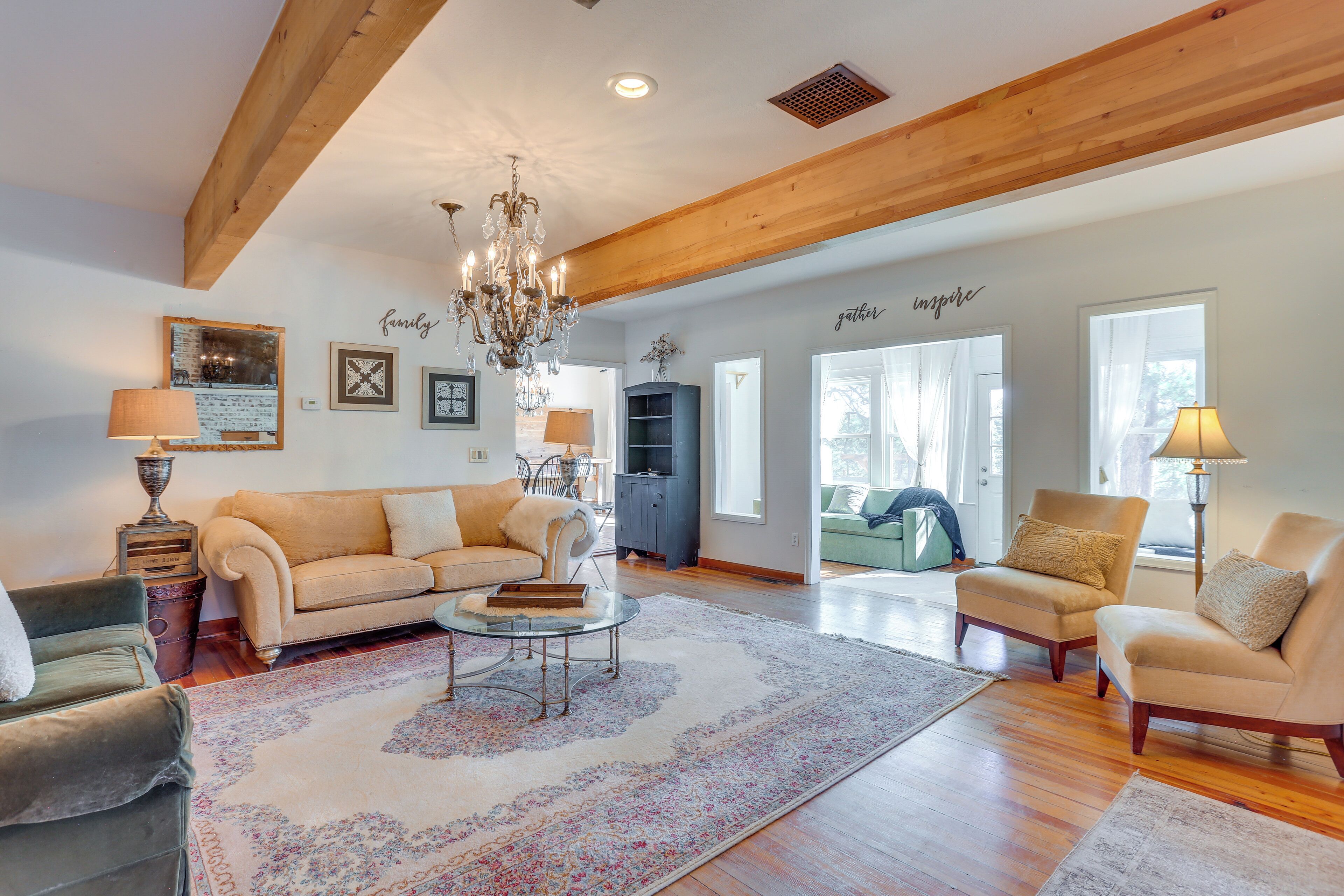 House (4 Bedrooms) | Interior