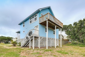 House (3 Bedrooms) | Interior - Steps to Beach: Centrally Located OBX Home! (Kill Devil Hills)