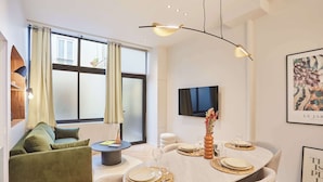 Dining - Superb AC Apartment Center of Paris (Paris)
