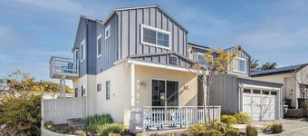 Large 4 Bedroom, Indoor and Outdoor Fireplace, Near Beach
