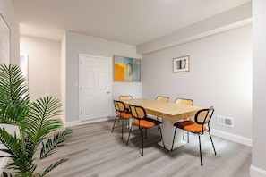 Apartment, 3 Bedrooms | Living room