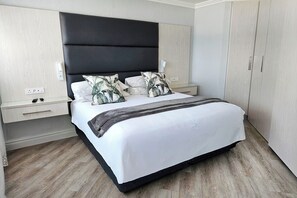 Luxury Penthouse, 3 Bedrooms, Non Smoking, Partial Sea View