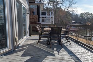 Outdoor dining - Charming waterfront home with beautiful panoramic views!! (Cropwell)