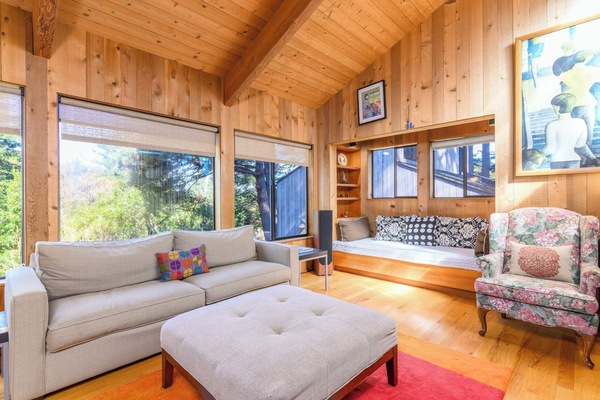 Cozy living area with daybed and Smart TV
