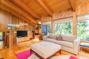 Télévision, cheminée