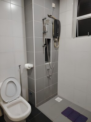 Apartment, City View | Bathroom | Free toiletries, slippers, towels, soap - Aliff Avenue 1103 By Natol (Johor Bahru)