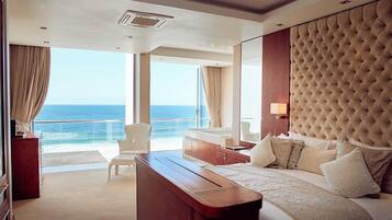 Luxury Penthouse, Sea View | 3 bedrooms, premium bedding, in-room safe, iron/ironing board