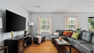 TV connectée, cheminée, baby-foot