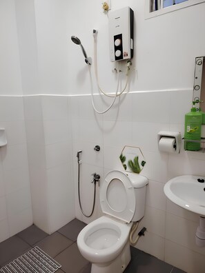 Apartment, 2 Bedrooms | Bathroom