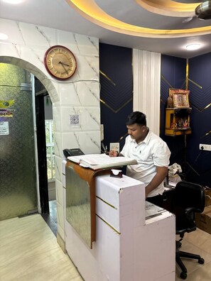 Reception - Hotel Akash Continental (New Delhi)