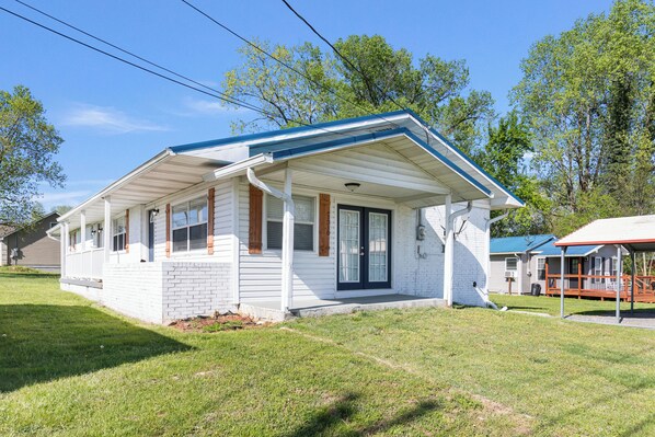 Exterior - Country Charmer (Sevierville)