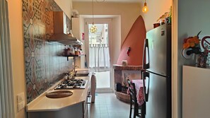 Kühlschrank, Ofen, Herdplatte, Geschirrspüler