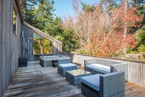 独立别墅, 多张床, 热水浴缸, 海洋景观 (SeaBreeze Sanctuary) | 露台