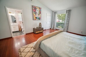 Casa, 3 habitaciones | 3 habitaciones y espacio para trabajar con laptop 